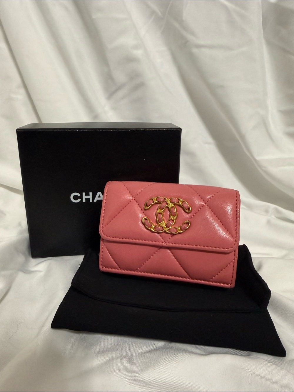 CHANEL 19 Flap Trifold Compact Wallet, Pink